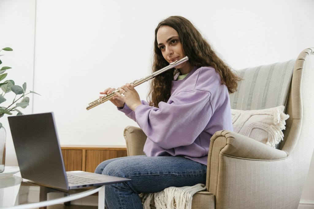 Customer of Online Flute Lessons in york getting tutored